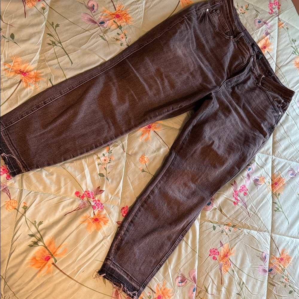 Women’s High-Rise Slim Jeans in Washed Brown